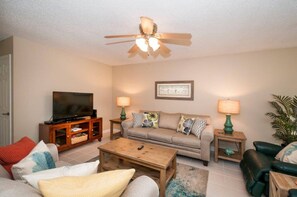 House, 2 Bedrooms | Living area | 35-inch flat-screen TV with digital channels, TV - Augusta Village 524 at Sandestin by Destin Getaways (Miramar Beach)