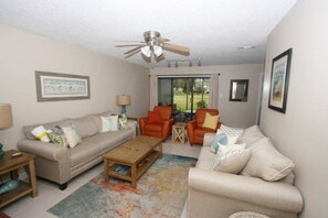 House, 2 Bedrooms | Living area | 35-inch flat-screen TV with digital channels, TV - Augusta Village 524 at Sandestin by Destin Getaways (Miramar Beach)