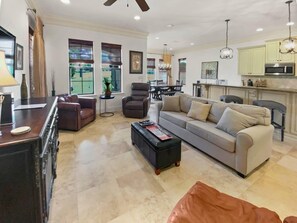 House, 3 Bedrooms | Living room