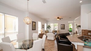 House, 4 Bedrooms | Living room