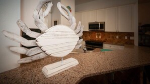 House, 4 Bedrooms | Private kitchen