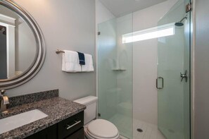 Maison, 6 chambres | Salle de bain | Serviettes fournies