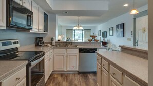 Condo, 1 Bedroom | Private kitchen - Harbor Point 914 at Sandestin by Destin Getaways (Miramar Beach)