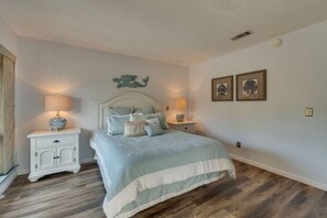 Condo, 1 quarto | 1 quarto, ferros/tábuas de passar roupa, roupa de cama