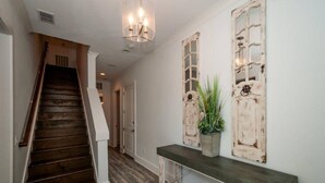 Hus, 6 soverom | Oppholdsrom | TV