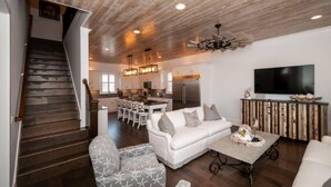 Hus, 6 soverom | Oppholdsrom | TV