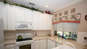 Private kitchen - Hidden Dunes Cottage 120 by Destin Getaways (Miramar Beach)