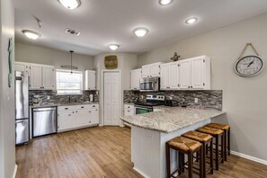 Townhome, 4 Bedrooms | Private kitchen | Fridge, microwave, dishwasher - Blue Bonnet by Destin Getaways (Santa Rosa Beach)