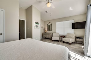 Townhome, 4 Bedrooms | 4 bedrooms, individually decorated, individually furnished, bed sheets - Blue Bonnet by Destin Getaways (Santa Rosa Beach)