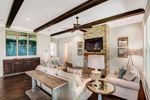 House, 4 Bedrooms | Living room - Bella Belleza by Destin Getaways (Destin)