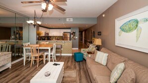 Interior - Sterling Shores 415 - Sweet Retreat by Destin Getaways (Destin)