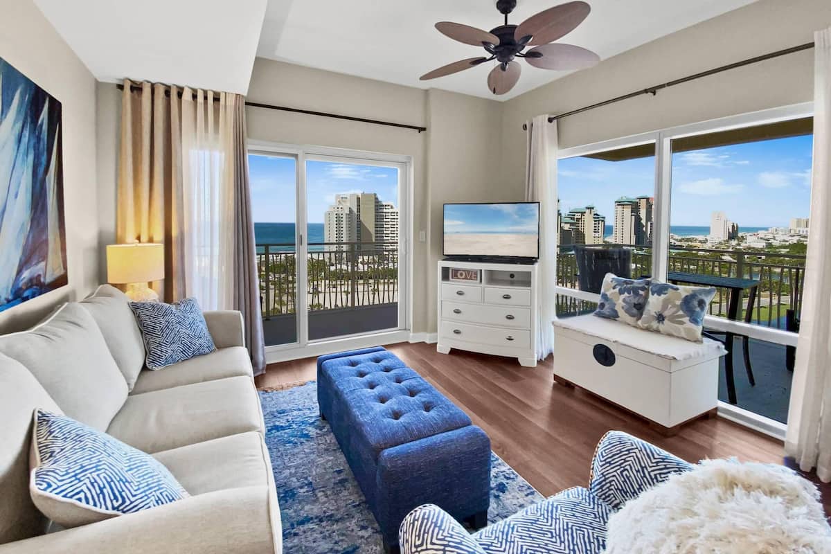 Condo, 1 Bedroom | Living room