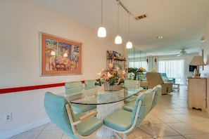 Condo, 2 chambres | Cuisine privée | Surface de cuisson
