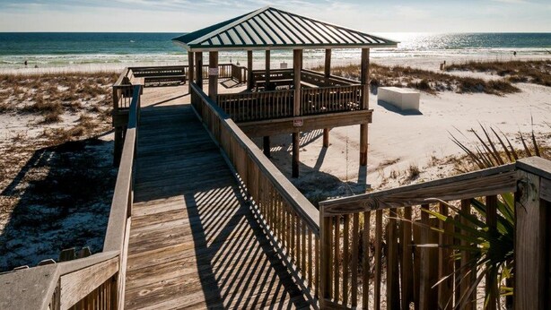 Beach - Gulf Winds East by Destin Getaways (Miramar Beach)