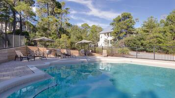 House, 4 Bedrooms | Pool | Outdoor pool