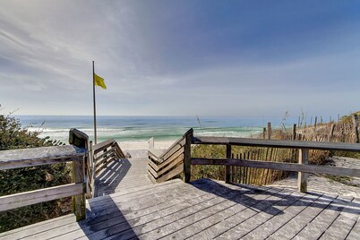 Saltire Cottage by Destin Getaways