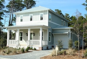 House, 4 Bedrooms | Exterior