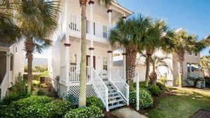 House, 2 Bedrooms | Exterior