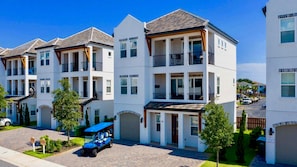 House, 6 Bedrooms | Exterior