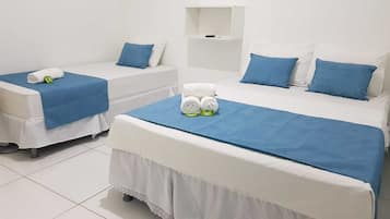 Quarto triplo | Frigobar, Wi-Fi de cortesia