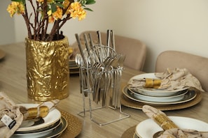 Dining - 5 Star Contemporary Guest House (Karachi)