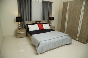 Familiehus | 3 soverom, strykejern/-brett, wi-fi (inkludert) og sengetøy