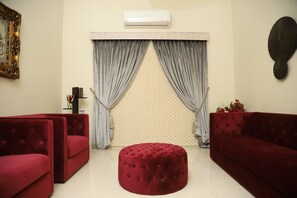 家庭獨棟房屋 | 3 間臥室、熨斗/熨衣板、免費無線上網、床單