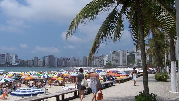 Beach - Kitnet one block from Pitangueiras beach (Guarujá)