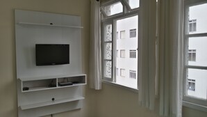 Interior - Kitnet one block from Pitangueiras beach (Guarujá)