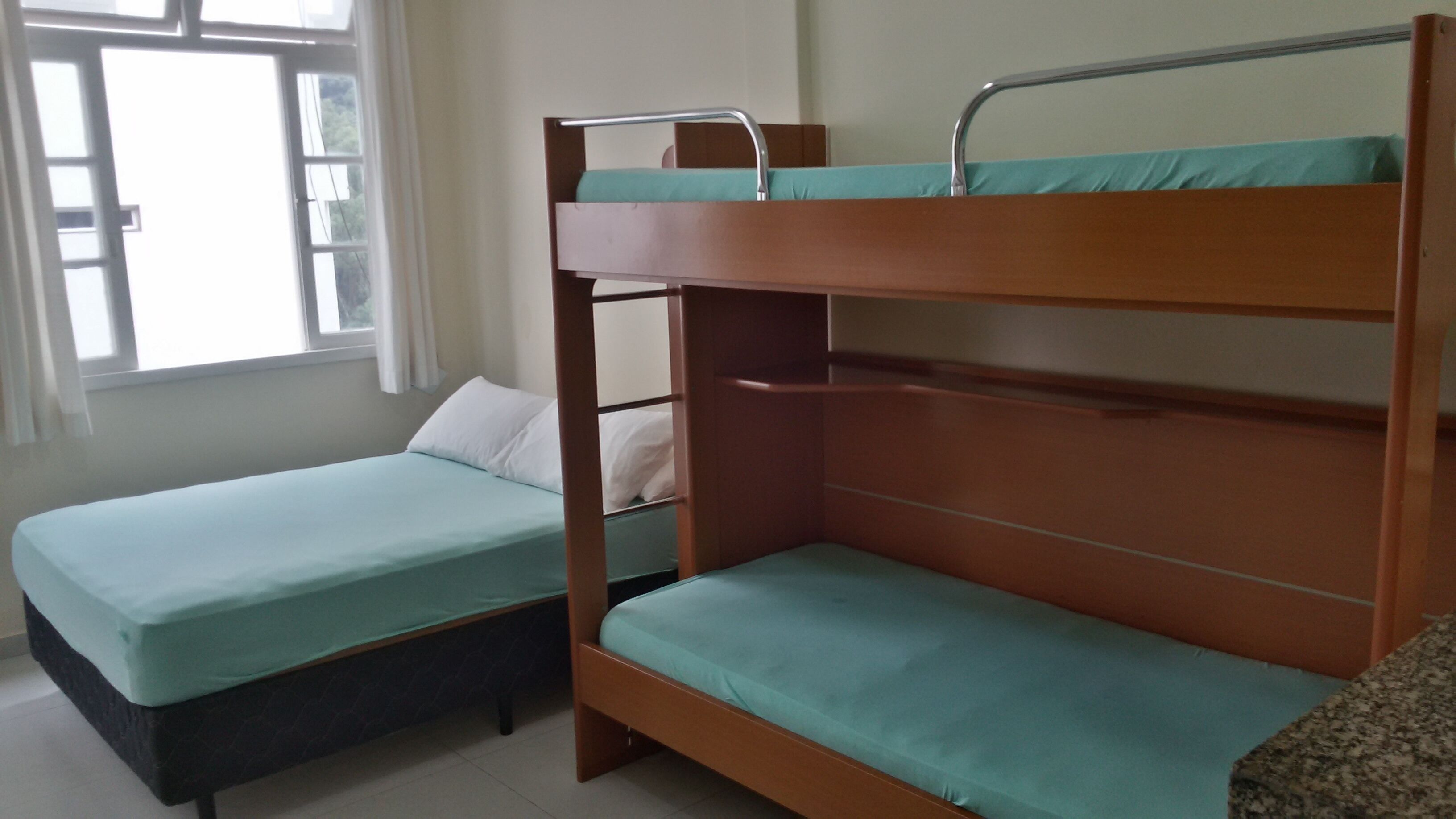 Kitnet one block from Pitangueiras beach