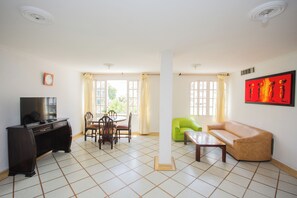 Familienapartment | Hochwertige Bettwaren, kostenloses WLAN, Bettwäsche