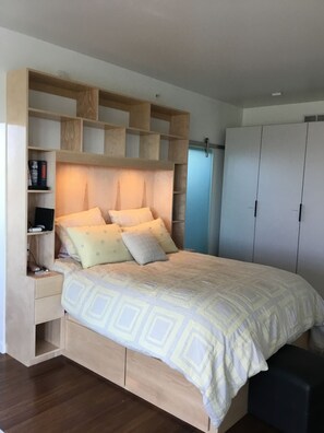 6 makuuhuonetta, silitysrauta/-lauta, Wi-Fi, vuodevaatteet