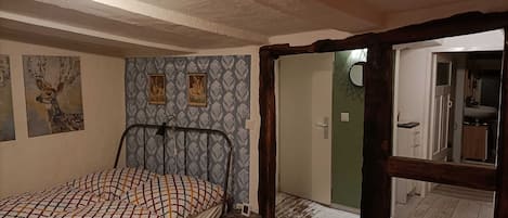 1 bedroom, WiFi, bed sheets