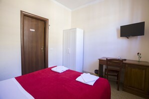 3 عدّة غرف نوم ومكواة/لوح كي وواي فاي وملاءات أسرّة