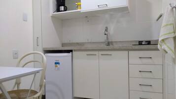 Forno, piano cottura, macchina per tè/caffè, bollitore elettrico