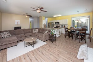 Télévision, cheminée