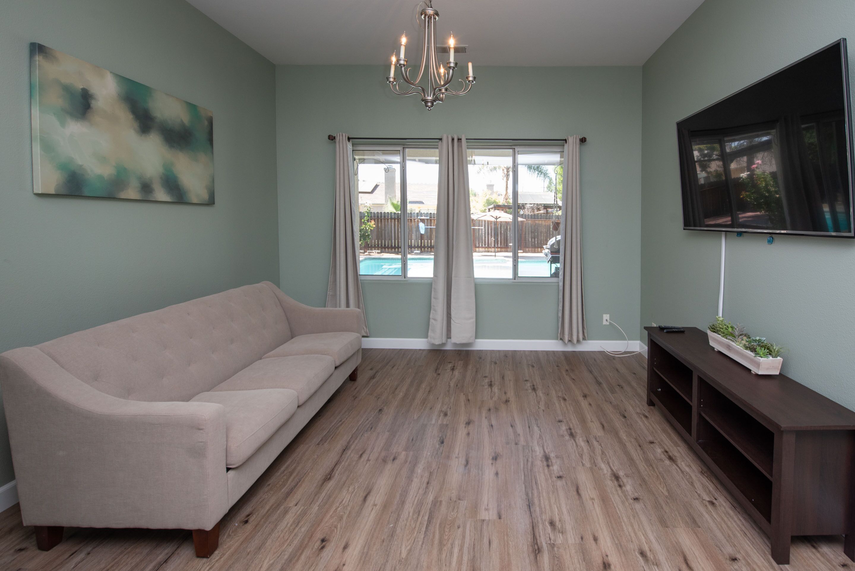 4bd/2ba Home with Pool & HotTub Near Airport and Hwys