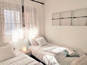 3 bedrooms, in-room safe, iron/ironing board, travel crib