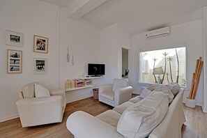 TV - VILAMOURA GOLF VILLA 1 WITH POOL by HOMING (Vilamoura)