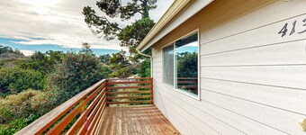 Dog-friendly duplex in the Heart of Nye beach near the beach & downtown