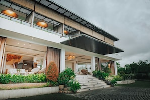 Ngoại thất