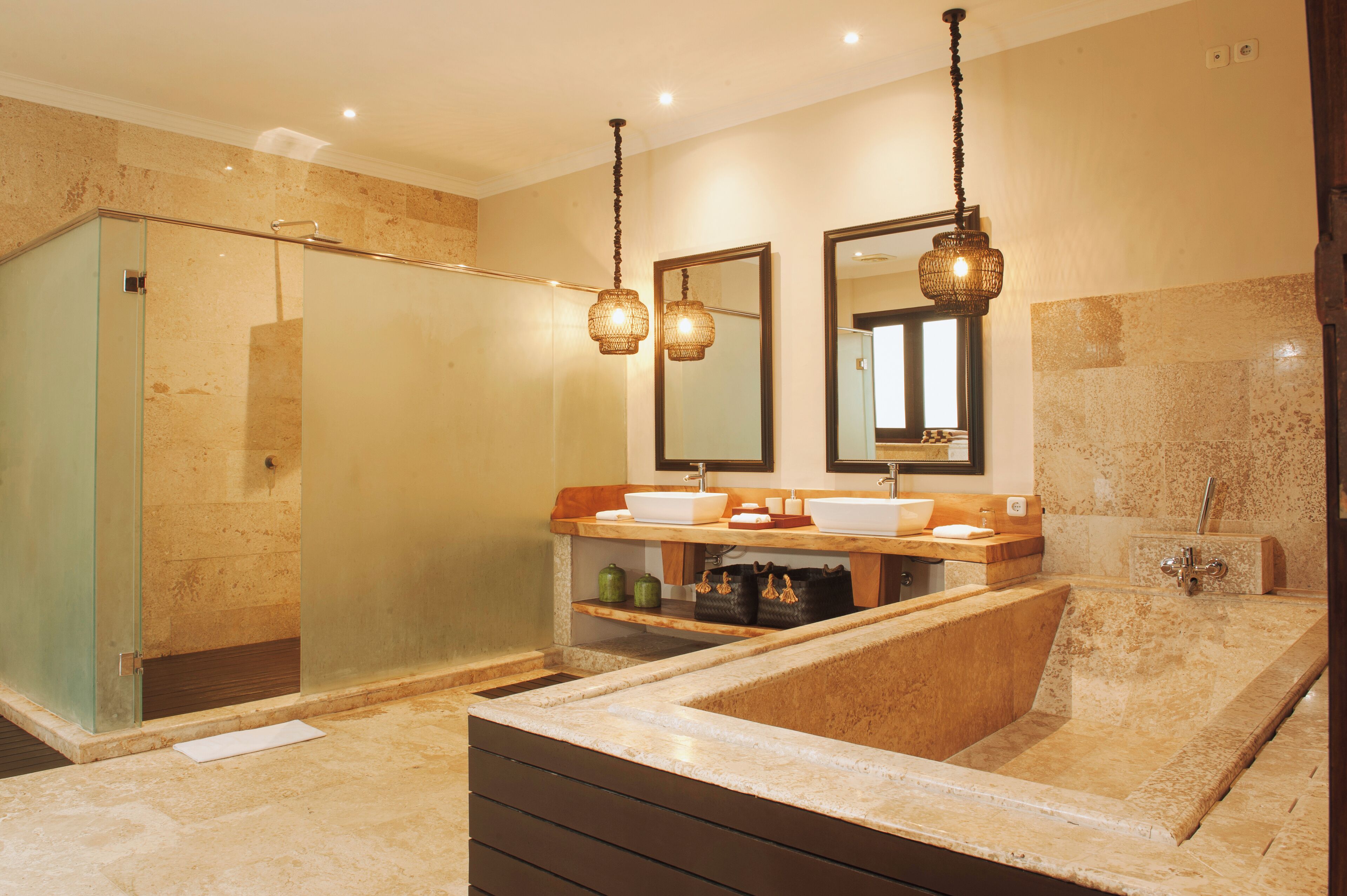 Vila Deluks, 1 kamar tidur, kolam renang pribadi | Kamar mandi | Bathtub dan shower terpisah dan pancuran hujan