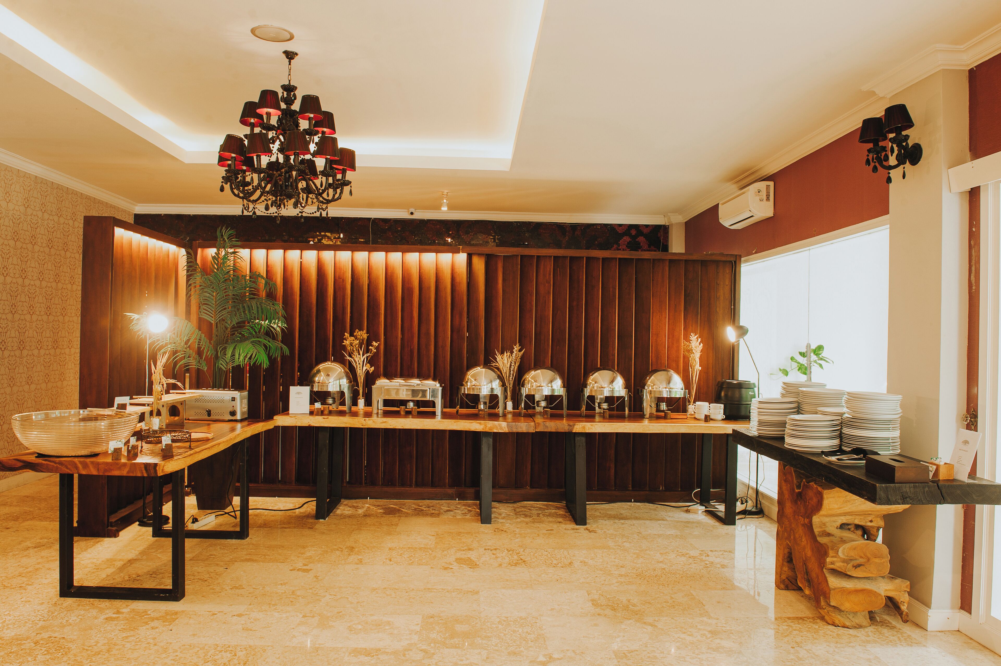 Desayuno a la carta (IDR 152625 por persona) 