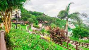 Ảnh chưa phân loại, 4 trong số 18 ảnh, nút