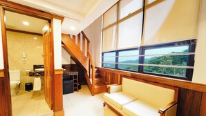 Ảnh chưa phân loại, 5 trong số 18 ảnh, nút
