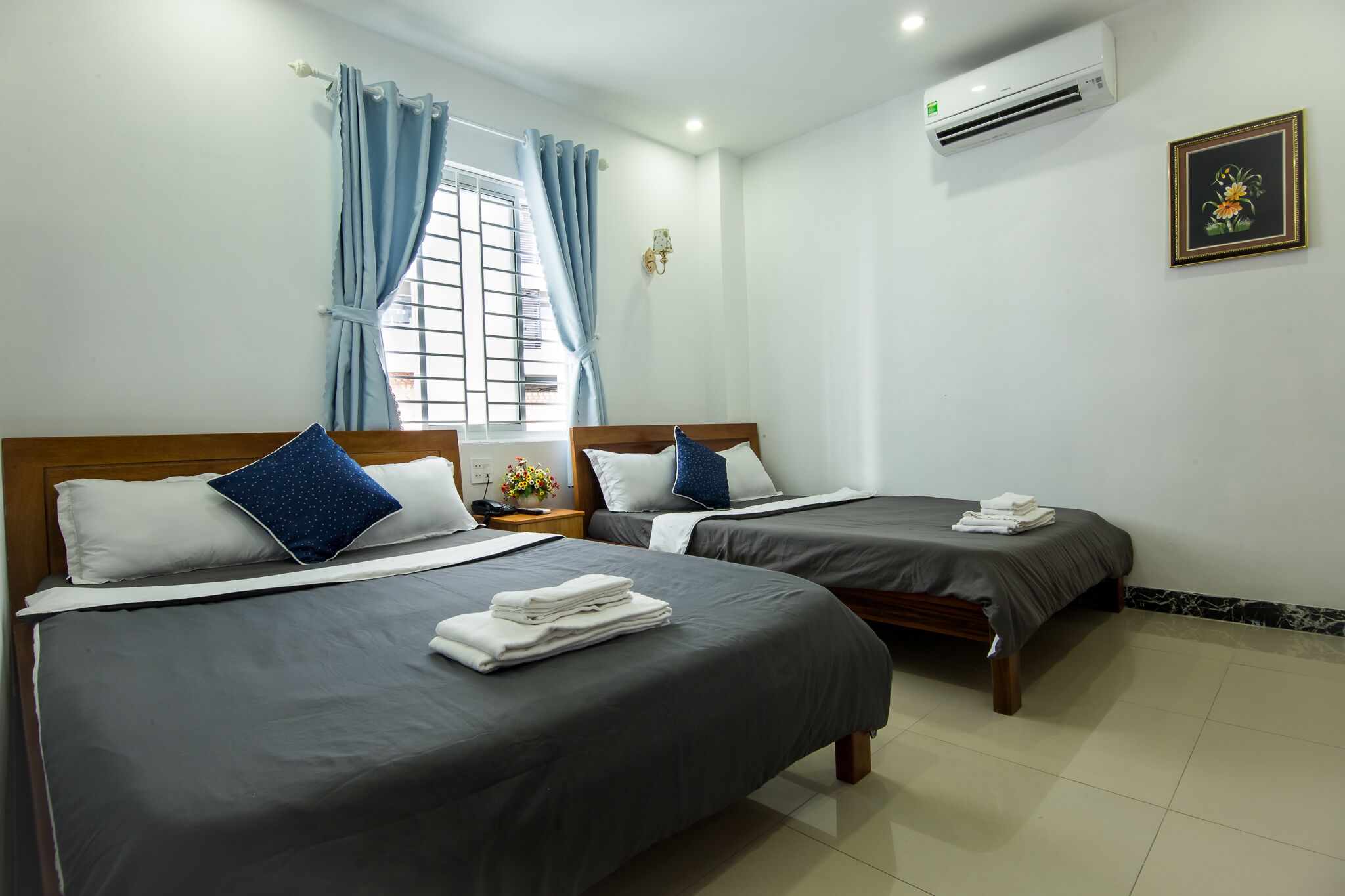 Family Quadruple Room | Minibar, desk, soundproofing, free WiFi