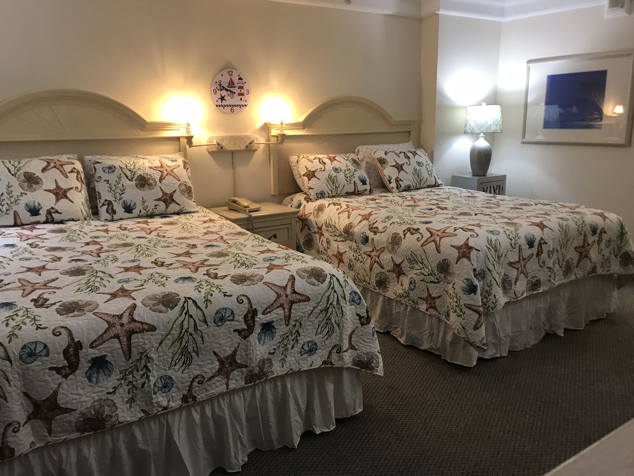 SEAVIEW APT Building on the beach Picture of the view taken from the balcony.