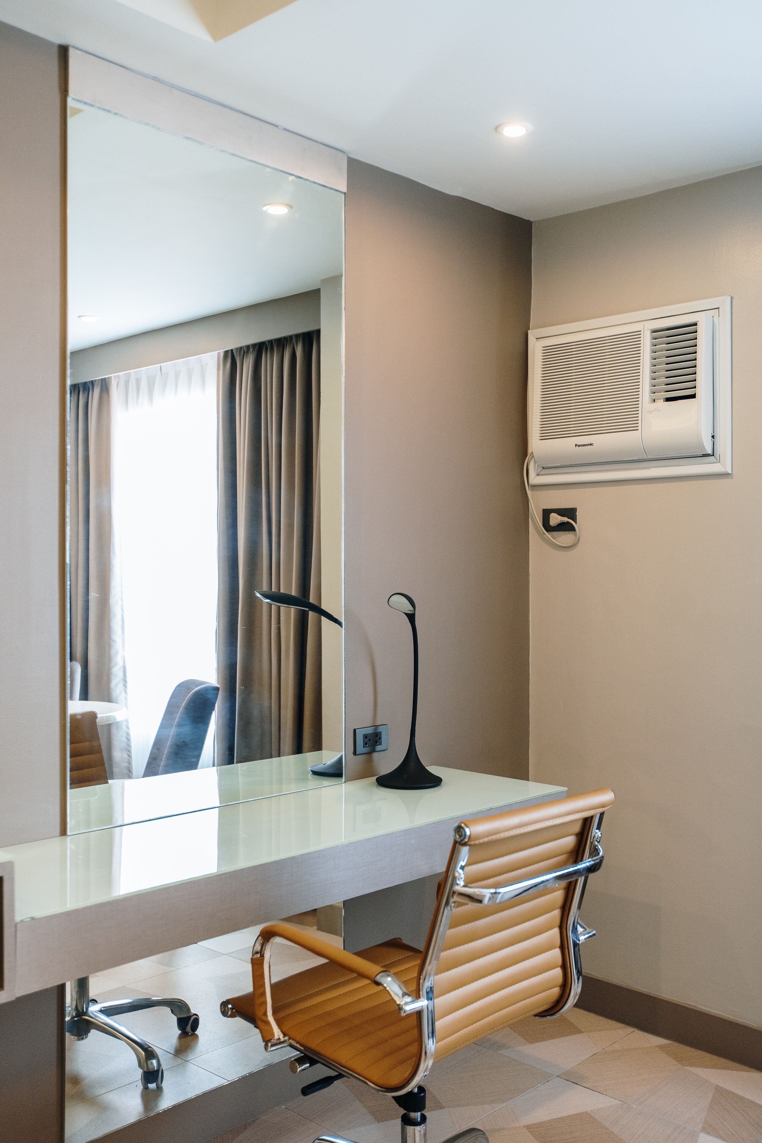 deluxe room, 1 king bed | 2 bedrooms, premium bedding, down duvets, minibar