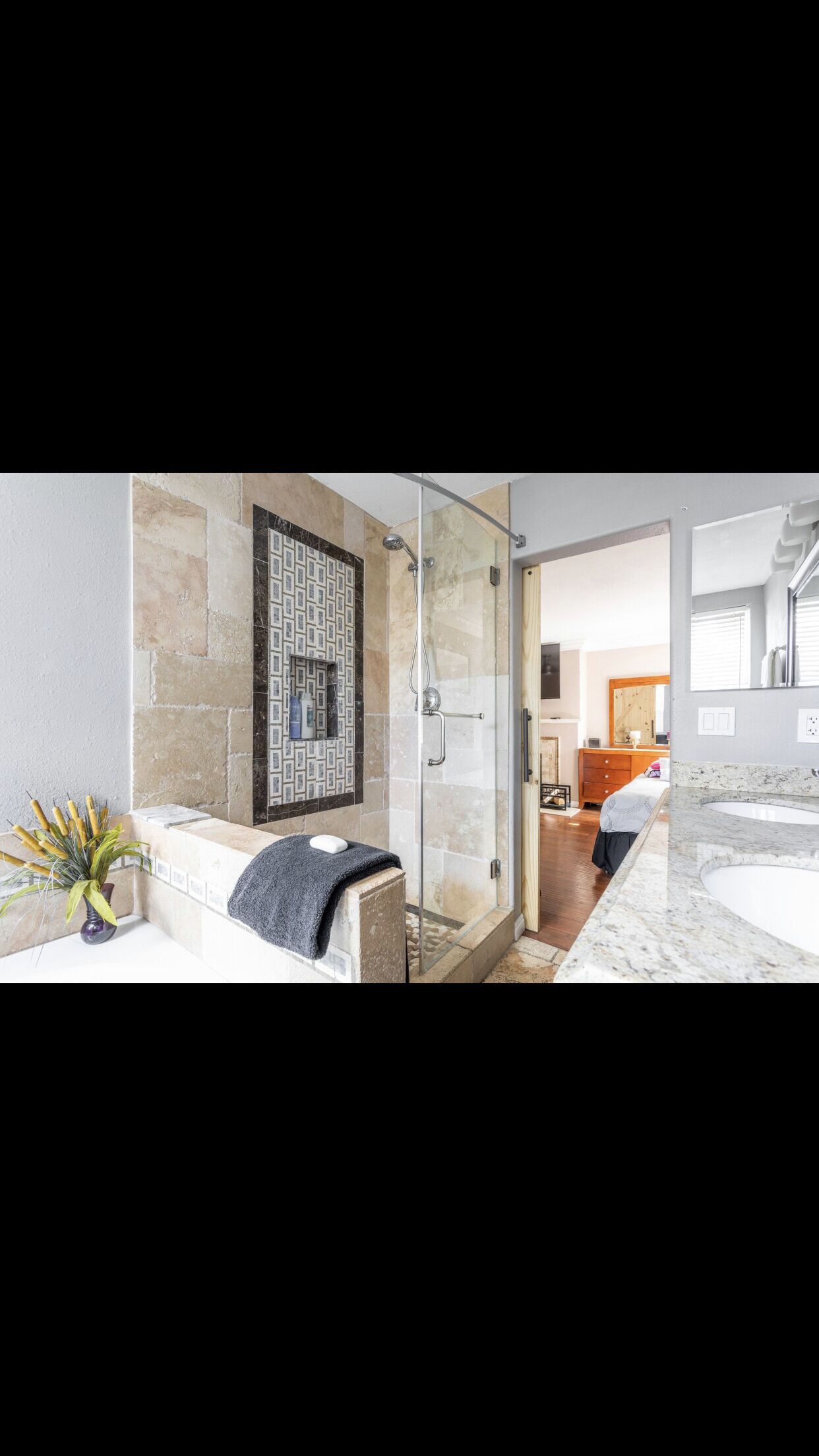 Bathtub, hair dryer, towels