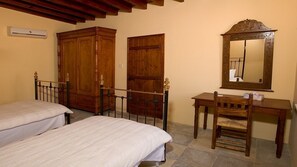 1 chambre, fer et planche à repasser, Wi-Fi gratuit, draps fournis